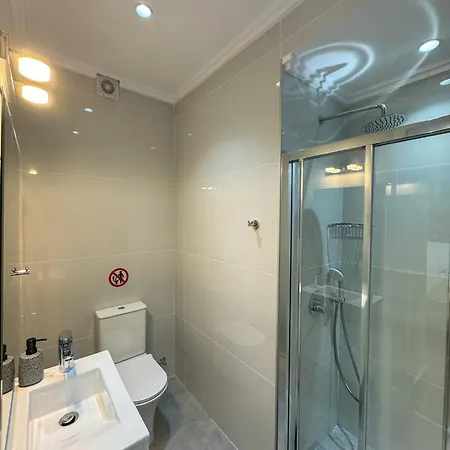 Modern 2br With Pool, Veranda & Garden In Paphos