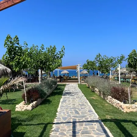 Modern 2br With Pool, Veranda & Garden In Paphos